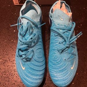 Never worn Nike Unisex Phantom Luna 2 Elite FG